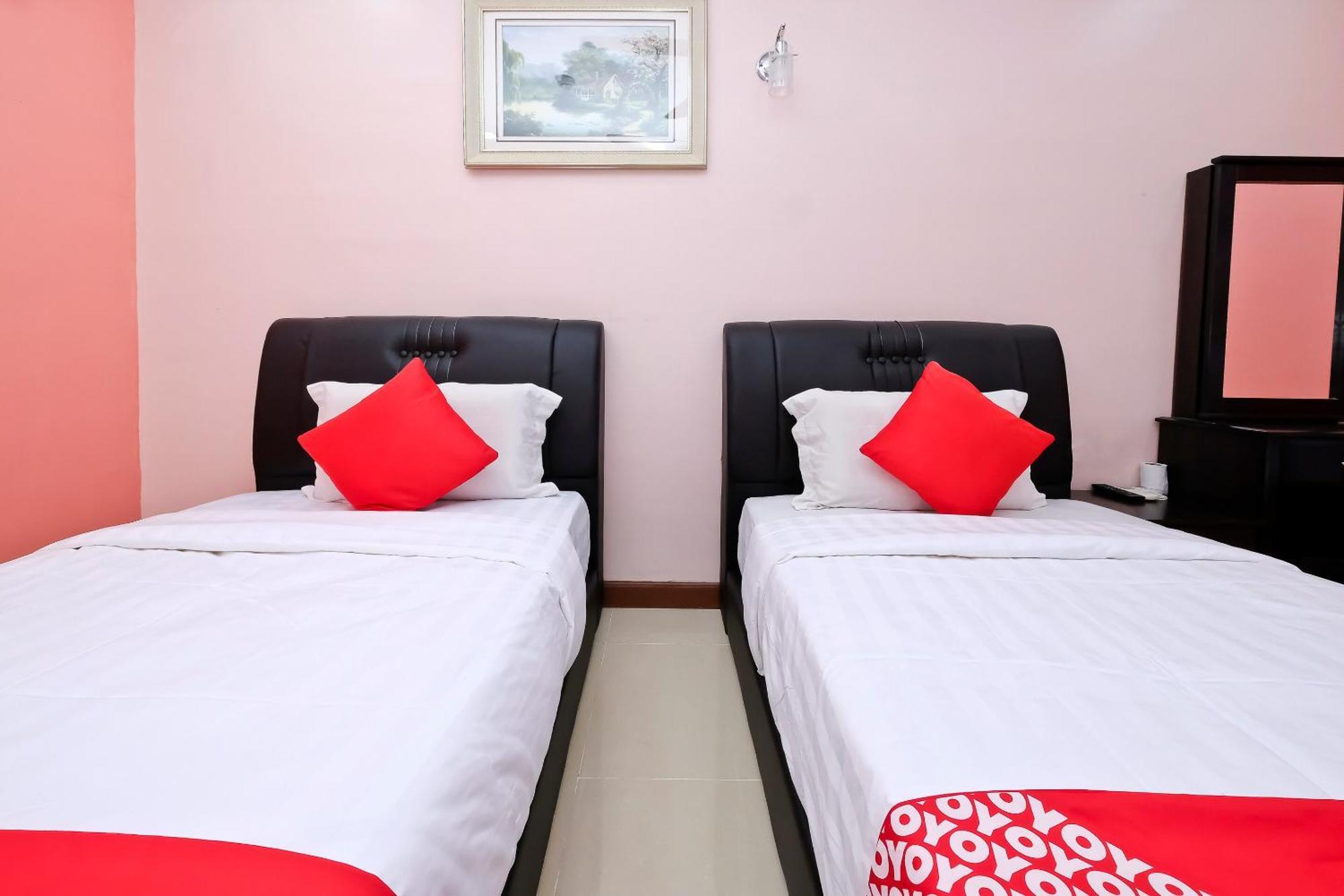 Oyo 714 Arina Hotel بانغي المظهر الخارجي الصورة