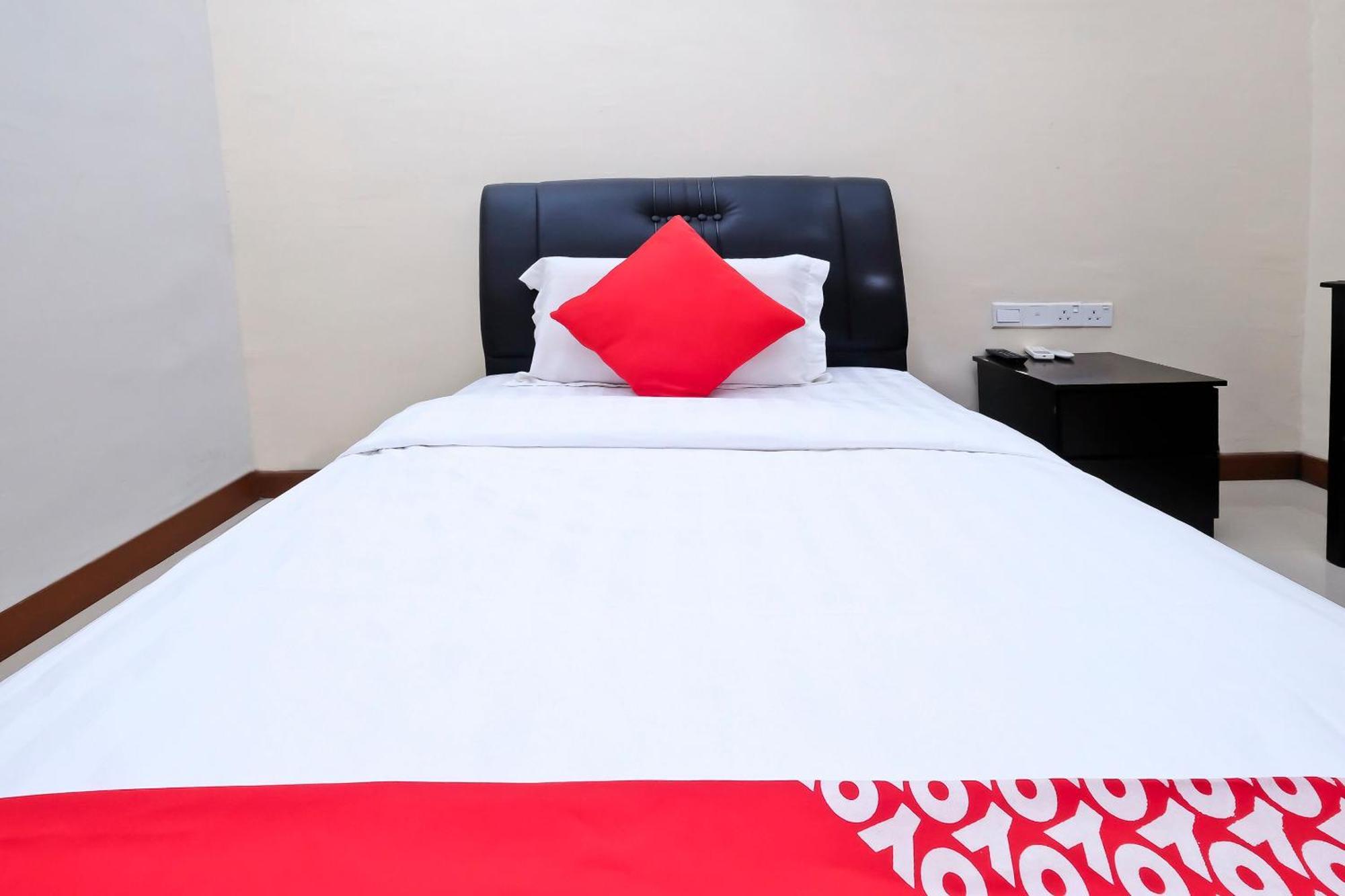 Oyo 714 Arina Hotel بانغي المظهر الخارجي الصورة