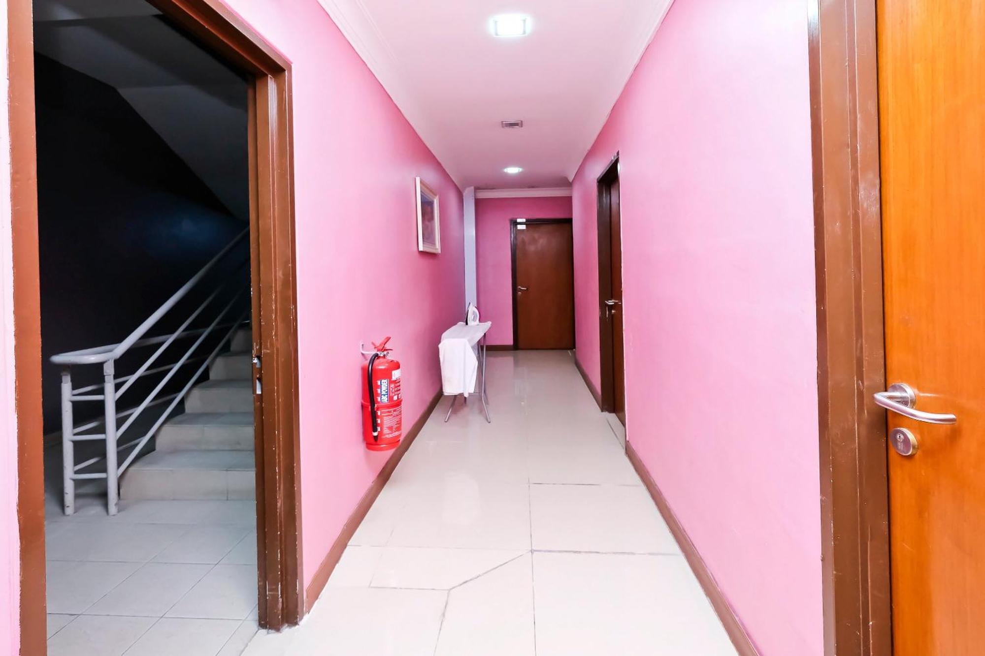 Oyo 714 Arina Hotel بانغي المظهر الخارجي الصورة